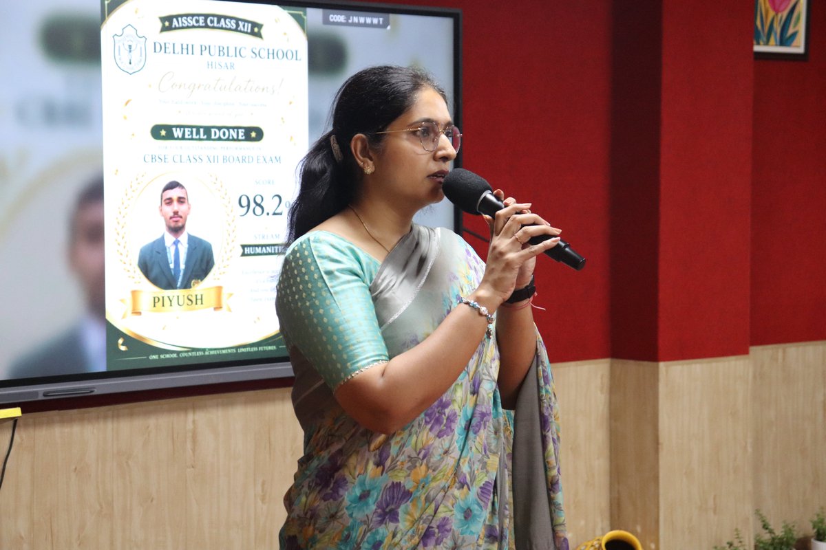 dpshisar's tweet photo. DPS Hisar felicitated Class XII achievers for their excellent board results. Principal Ms. Manju Sudhakar inspired students to begin preparing today to achieve greater heights tomorrow. https://t.co/xkCSlbNl02