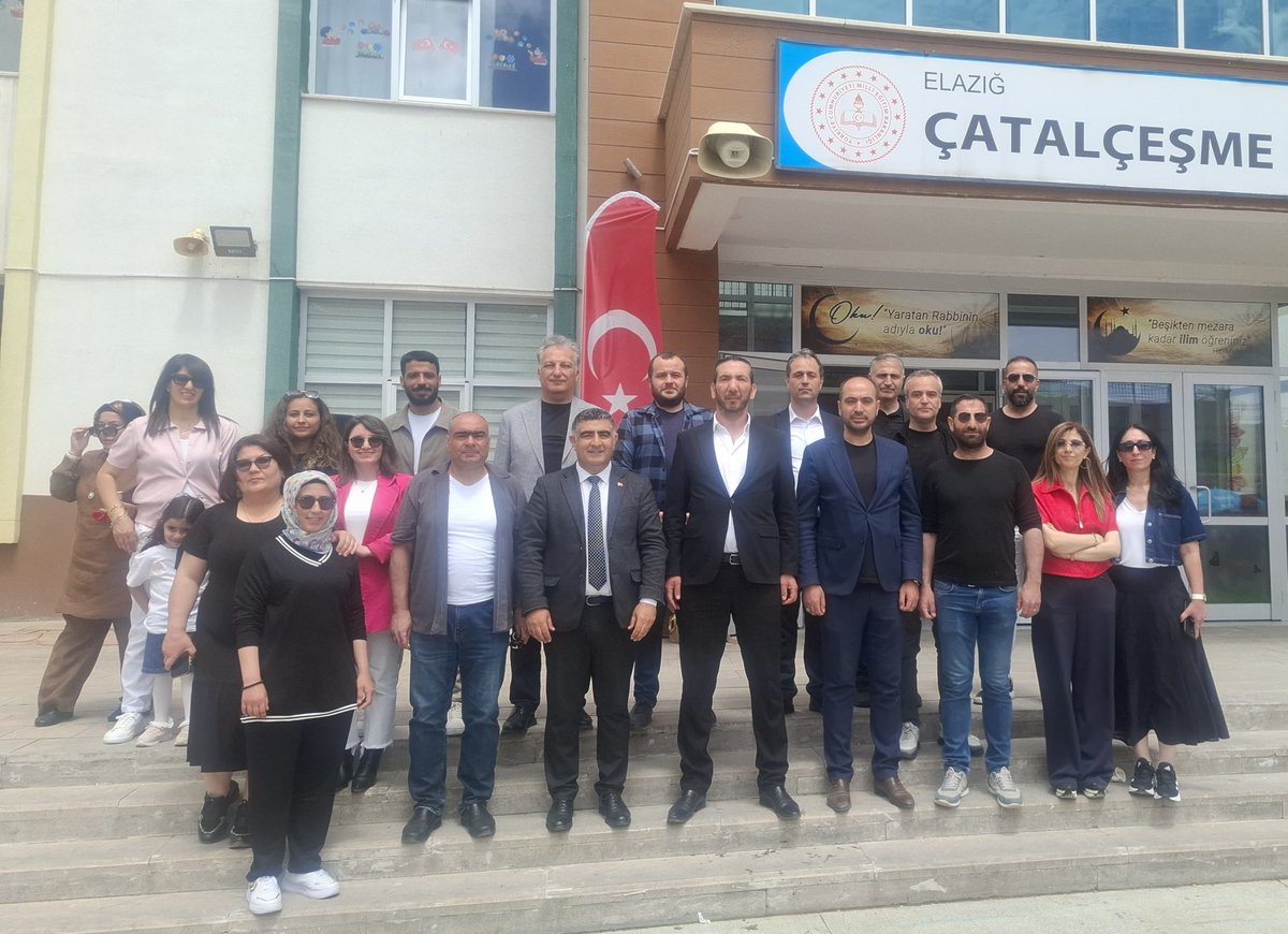 teselazig1's tweet photo. Şube Başkanımız Fatih Murat Taşkın ve Yönetim Kurulu Üyelerimiz, Çatalçeşme İlkokulu tarafından düzenlenen okul kermesine katıldı.
Okul yönetimi, öğretmenler, veliler ve öğrencilerle bir araya gelinen bu güzel etkinlikte, emeği geçen herkese teşekkür eder, birlik ve beraberliğimizin daim olmasını dileriz.