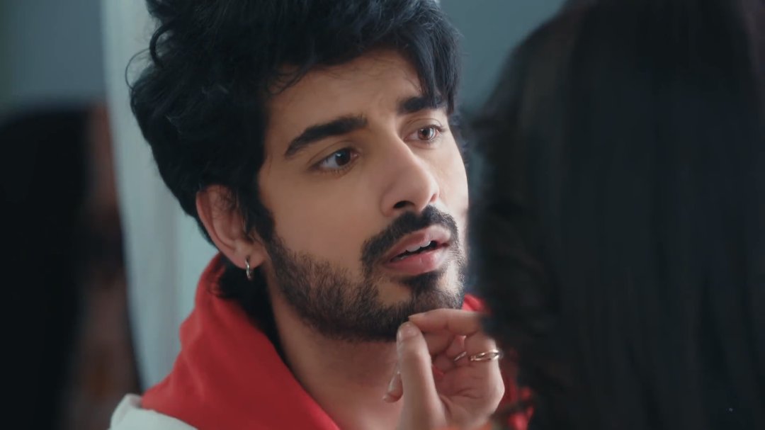 srisvidzzz's tweet photo. Bolne ko toh Preesha was a gynecologist, but she knew all of Rudraksh’s soft spots 😭😭… One single touch could make his hormones jump within seconds 🤣🤣🤣

[ #AbrarQazi #SargunKaurLuthra #RuSha #YehHaiChahatein ] https://t.co/eNX2BBZae2