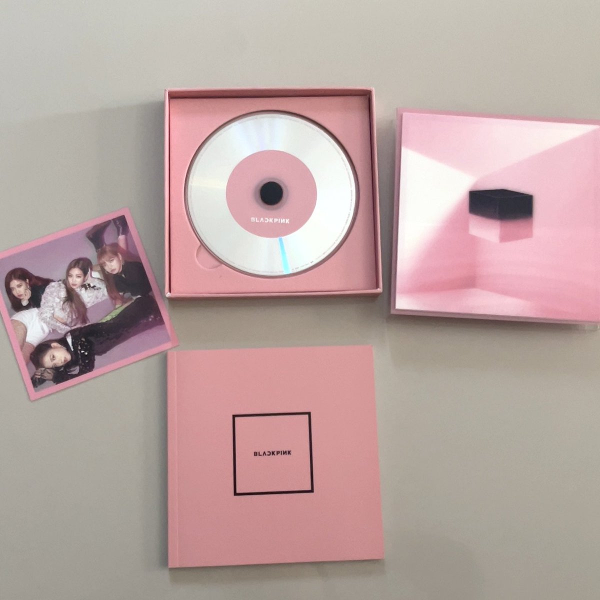 weioneday's tweet photo. ส่งต่ออัลบั้มเปล่า 200 บาท รวมส่ง

#ตลาดนัดblackpink #ตลาดนัดบพ https://t.co/stANq3ints