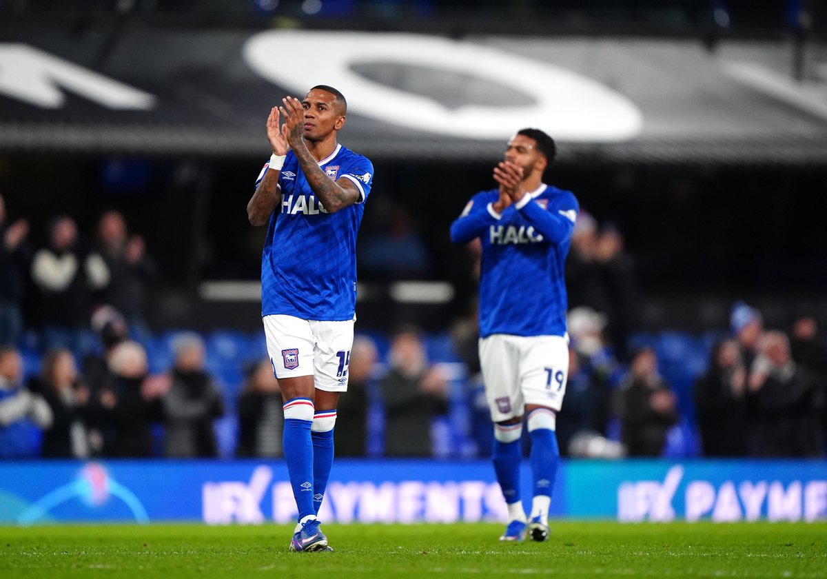 Ashley Young tweet media