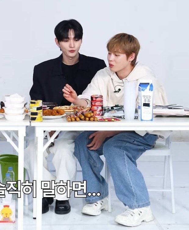 우니초밥 tweet media