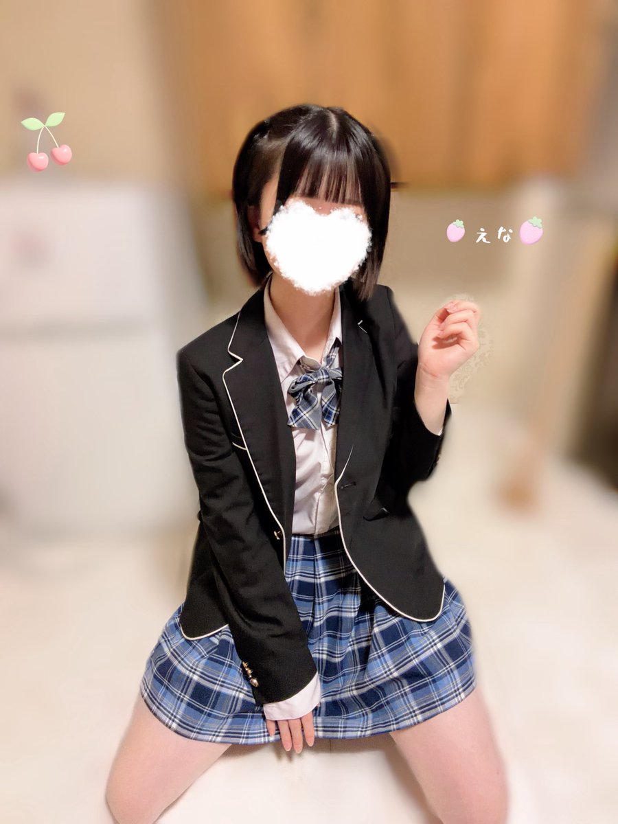 ribbon_eenna's tweet photo. 制服姿も好き？
 #栄町  #妹系  #制服  #黒髪 https://t.co/BdJtyBcFKi