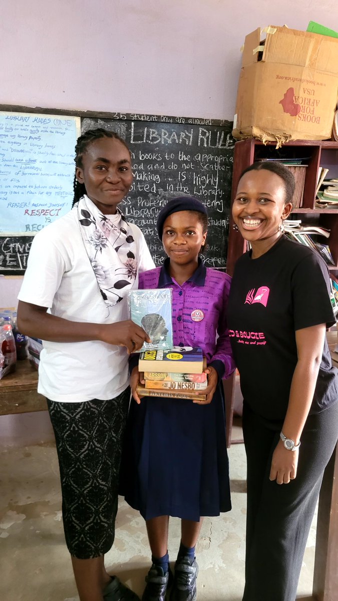 Bukdandbougie's tweet photo. You probably wonder about our past Outreaches, don't you?
Well, wonder no more, here are a few snippets to whet your appetite 😌

#bookclub #outreaches #igniteadream https://t.co/9MiYU4UyK5
