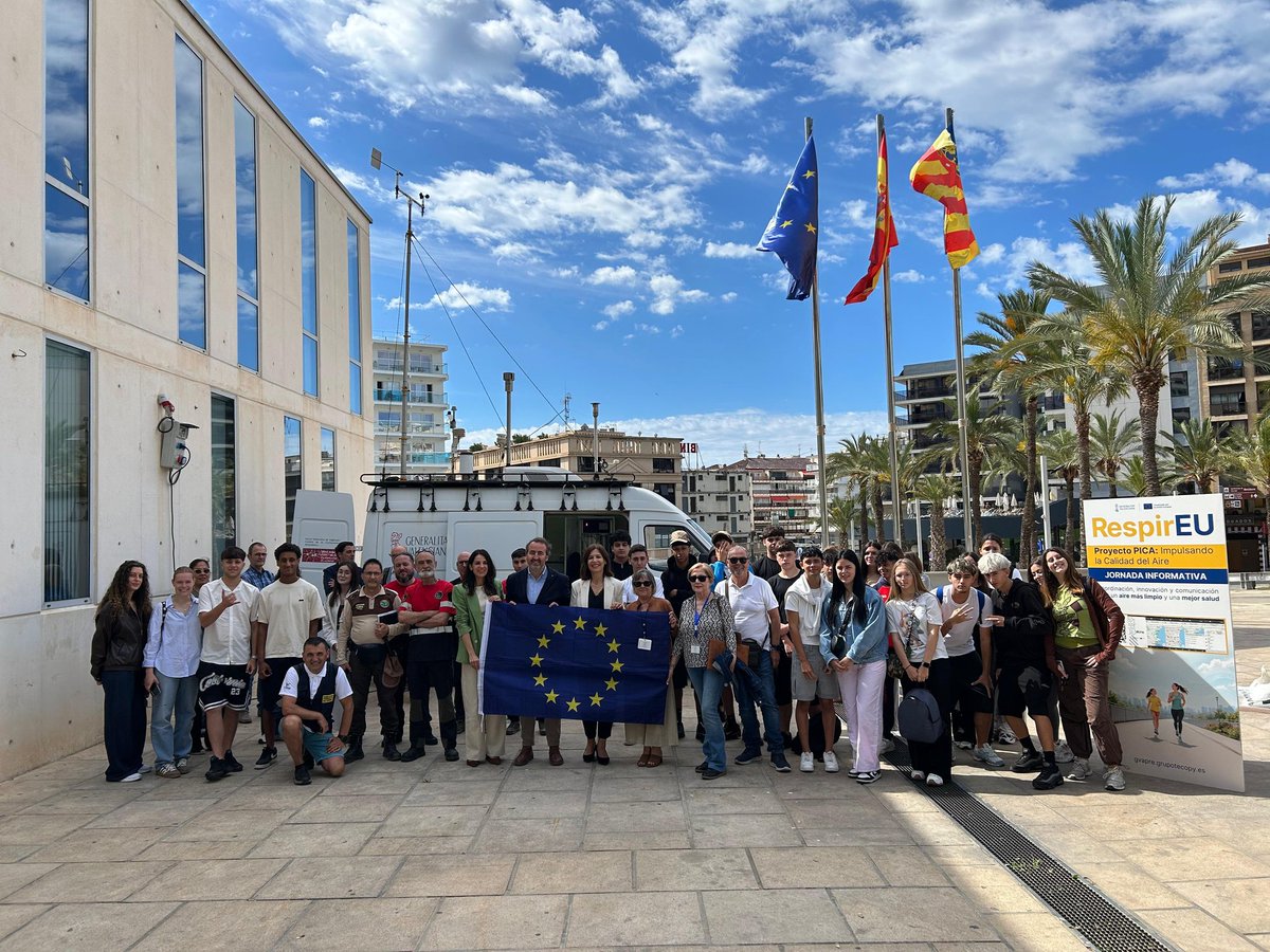 GVAfonseuropeus's tweet photo. 👋Estem hui a @BenidormAyto  on la @GVADgtic y @GVAMediAmbient  han presentat a la ciutadania la plataforma PICA per mesurar la qualitat de l'aire a la #ComunitatValenciana Finançat per la #UnióEuropea # FEDER 2021-2027 https://t.co/DX3Fl6Am3o