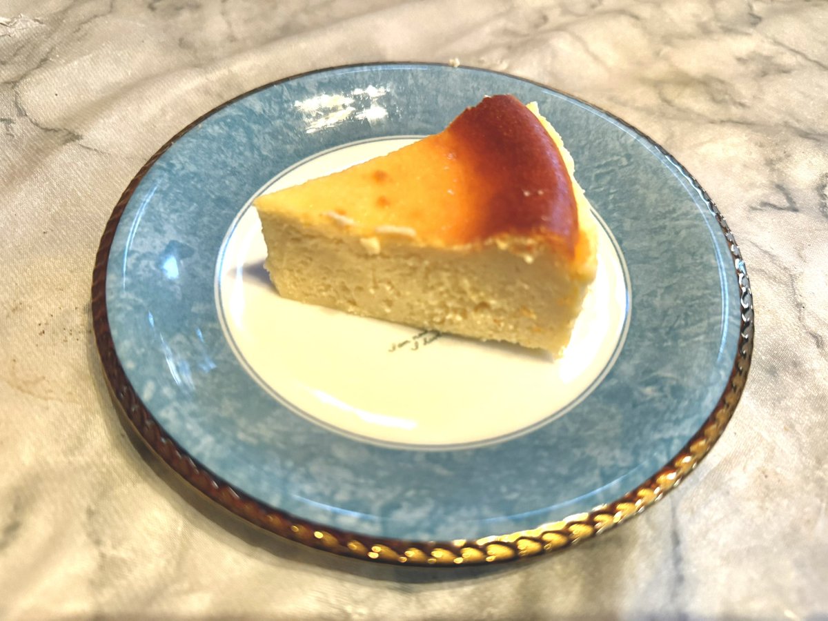 _tiffa19's tweet photo. 手作りチーズケーキ🍰🧀 https://t.co/7T6HVa8QWo