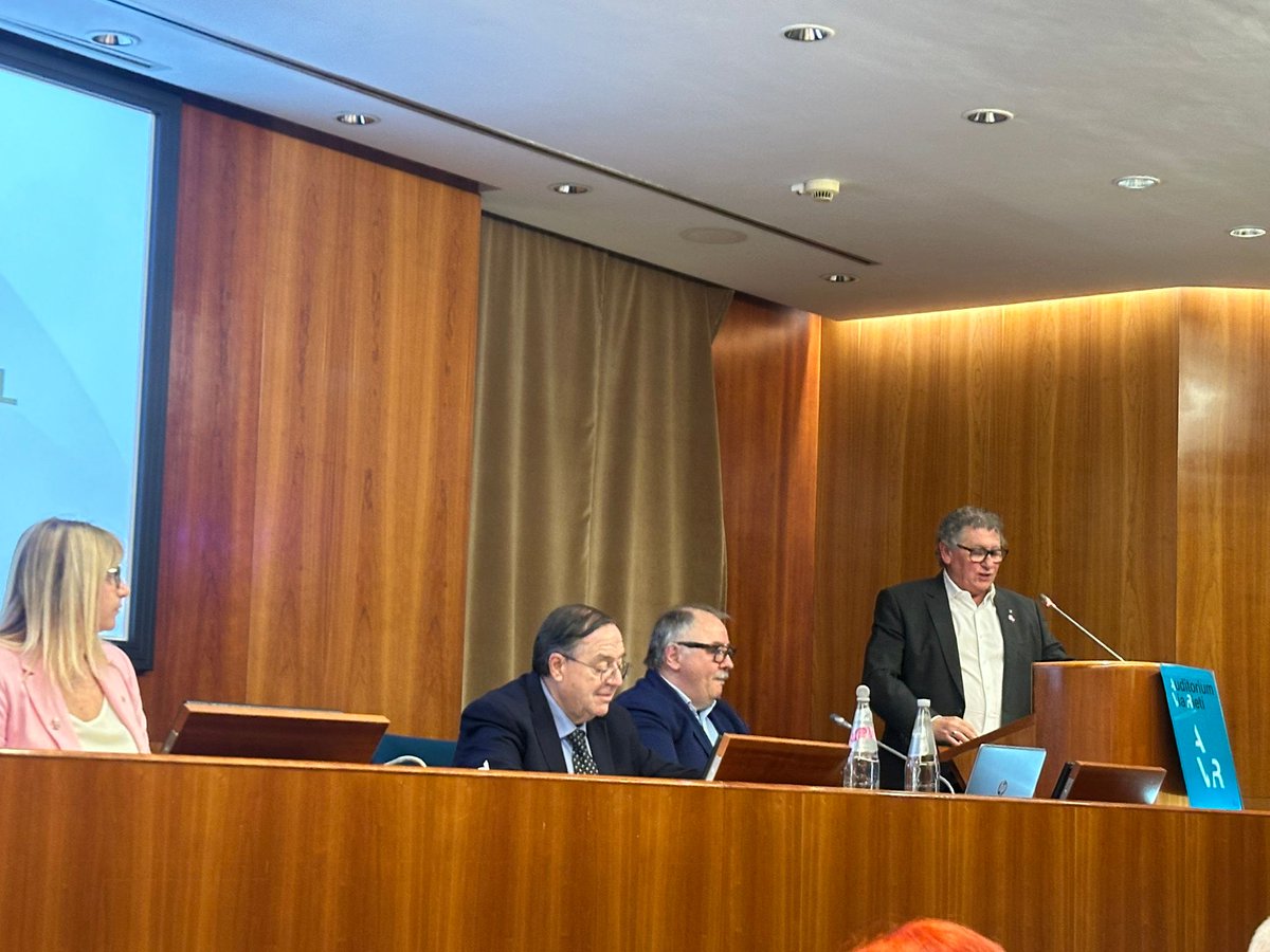 FnpCislLazio's tweet photo. Pompeo Mannone è intervenuto al Consiglio generale della Fnp ribadendo l'importanza della Confederalità, della partecipazione esterna ed interna alla Cisl, della Continuità Associativa per rendere l'azione della nostra federazione più incisiva e vicina agli iscritti.
#fnpcisl https://t.co/2NX3Td5u1v