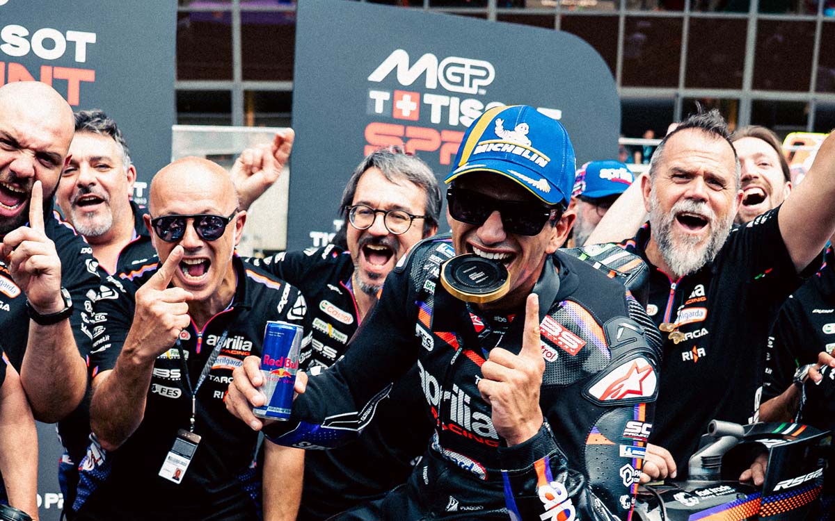 rallyrom's tweet photo. Jorge Martin domină Sprintul de la Le Mans, în timp ce Marc Marquez părăsește dramatic cursa după un accident violent https://t.co/gYk9X0S7Pi https://t.co/FOXR2XLCTH