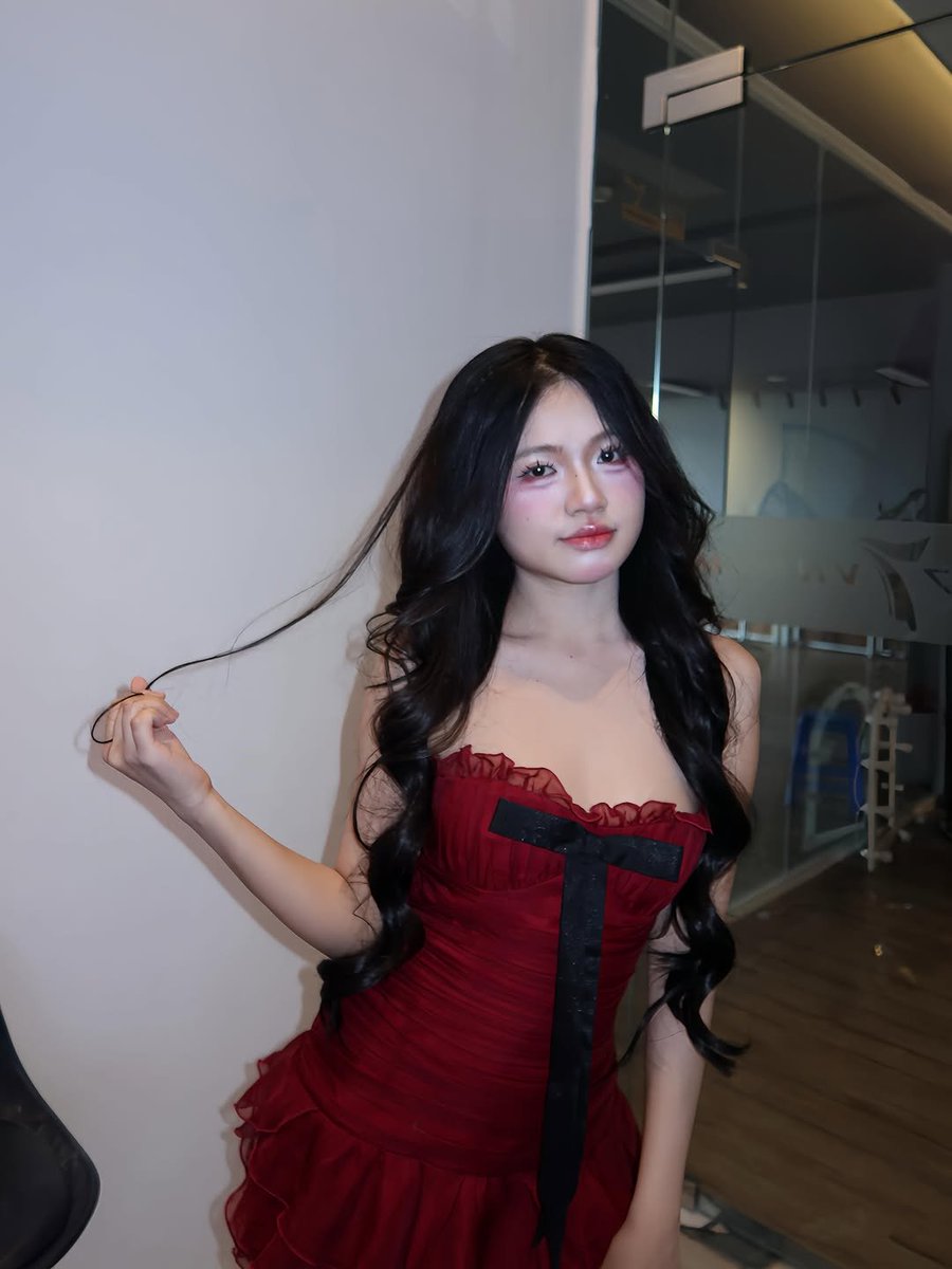 Phương Linh tweet media