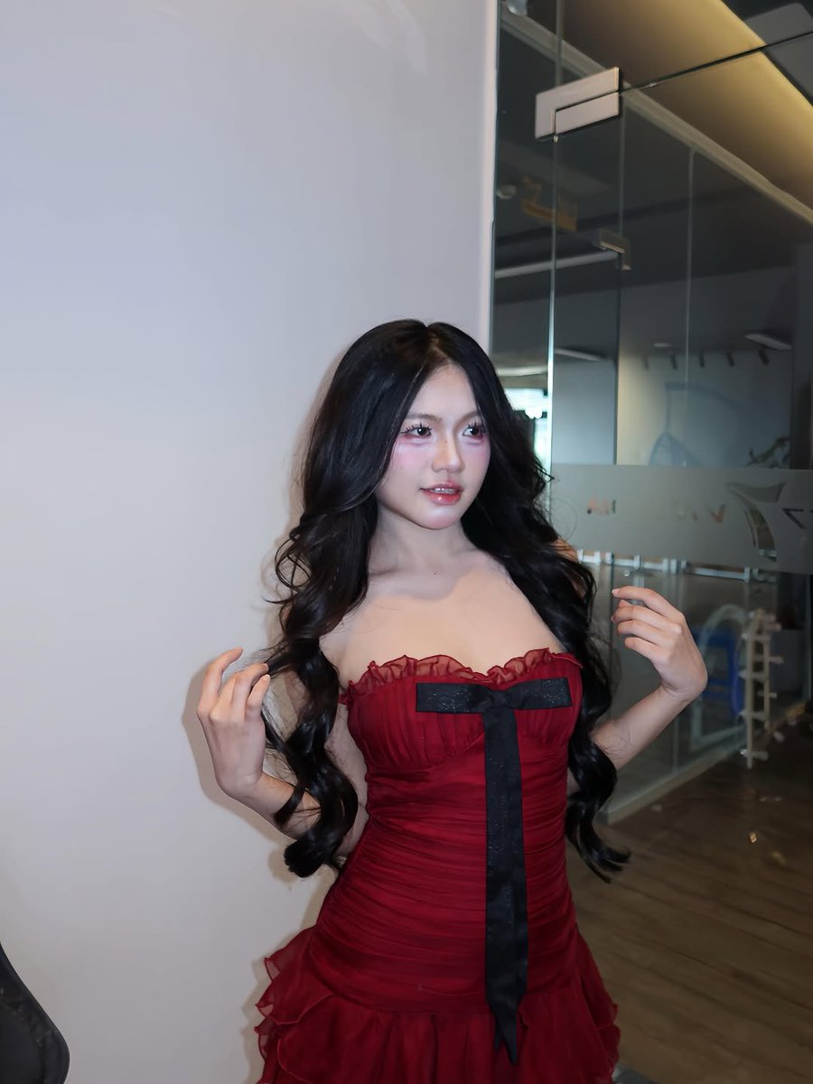 Phương Linh tweet media