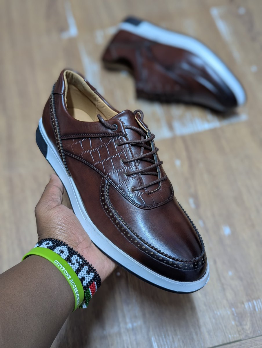 Fishwear2020's tweet photo. 📷item-Berluti Casuals
 📷size-40-45 
📷We are located at Royal Palms building 2nd floor, shop AF13 wing A, along Ronald Ngala street ,Nairobi 📷0702376919 call/WhatsApp/text 

#umojanaamani #aviator #statehouse #africa #china #enuruadikirr #mobutu #africa #wildlifenotprofit https://t.co/8Z4YW7EdYB