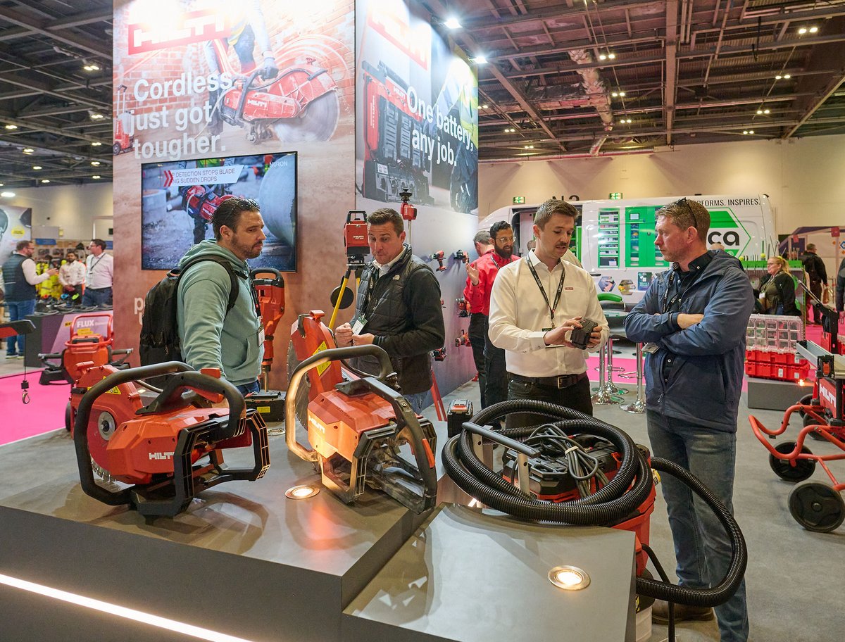 UK Construction Week tweet media