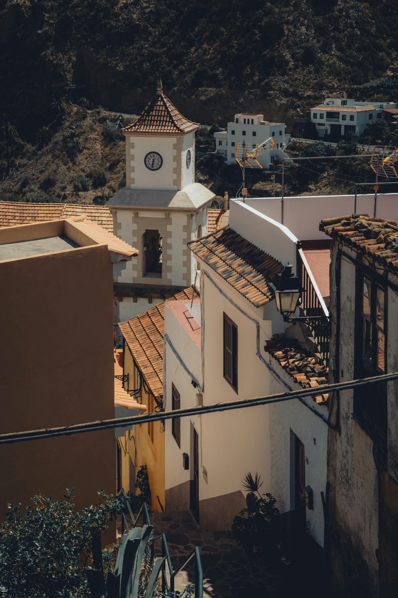 FOexpress's tweet photo. 📍 Entre montañas y costa… Hoy hacemos una parada en uno de esos rincones que enamoran por su paisaje y su tranquilidad.

¿Sabrías decirnos dónde estamos? 👀 https://t.co/wSHVK5tais