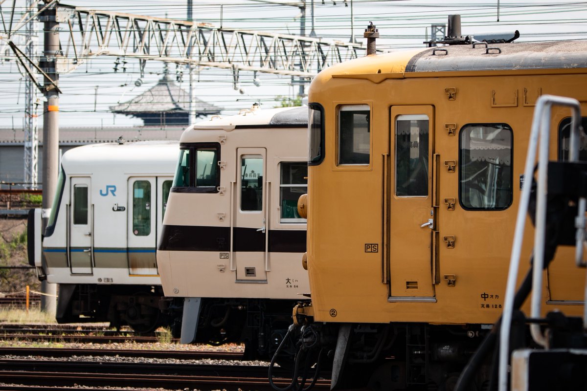 st_28379's tweet photo. いい並びだ

この角度から見ると全部現役の車両に見える
京都鉄道博物館の楽しいポイント https://t.co/3Vk27QYGCz