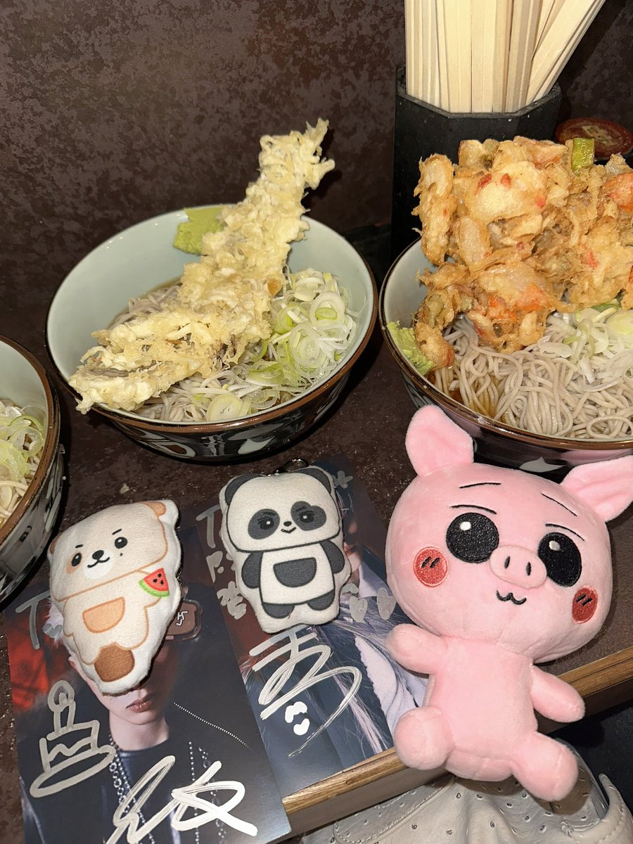 챰 tweet media