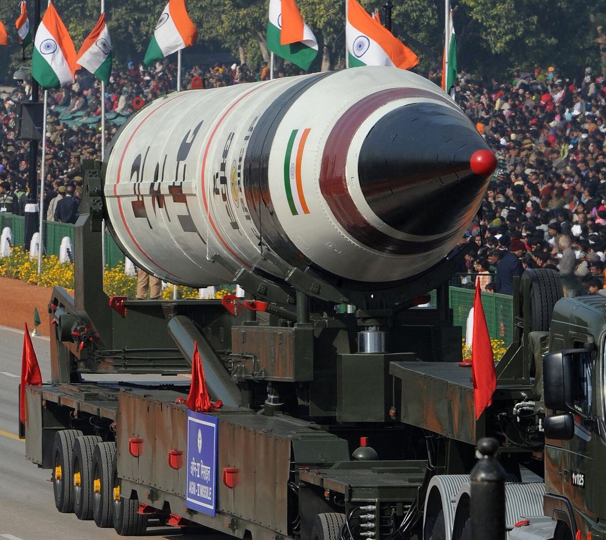Indianinfoguide's tweet photo. 🚨India increased its nuclear warhead count from 172 in 2024 to 180 by early 2025: SIPRI 2025 report

•India-180
•China-576
•Pakistan-170 https://t.co/JQtWLKDrOb