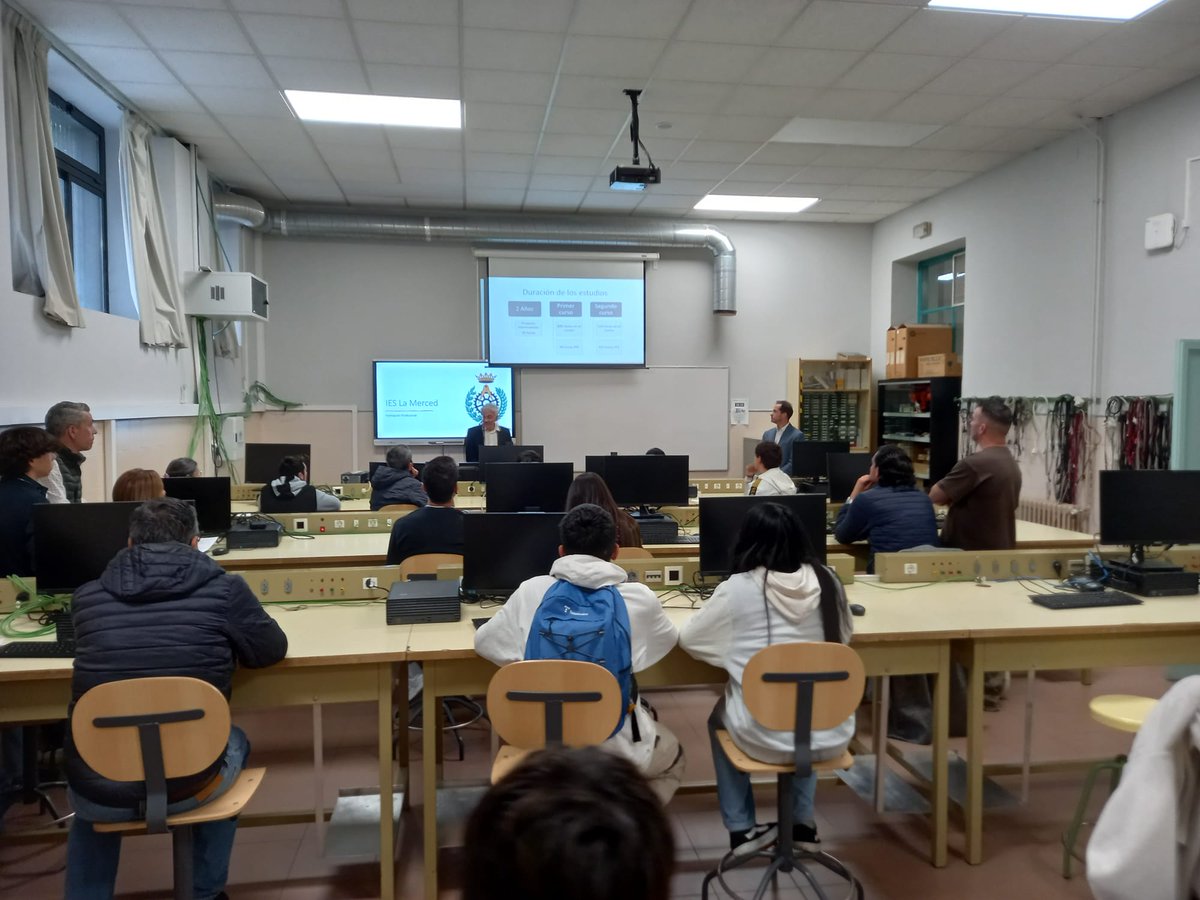 IES La Merced tweet media