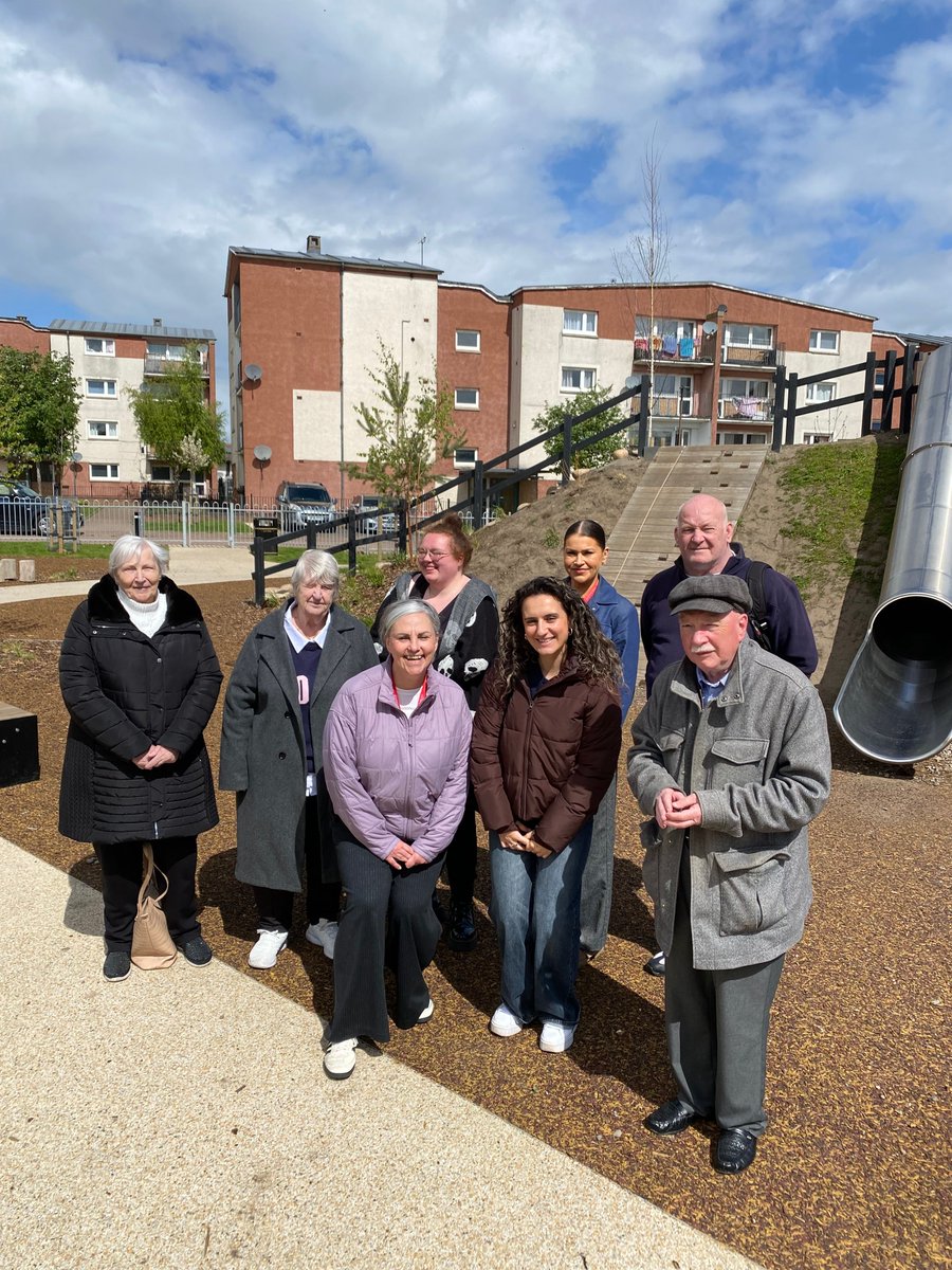 EdinburghTenant's tweet photo. Our volunteers joined the South East Locality team this week to see local projects in progress 🌱🏡 

From new play spaces at Southhouse Square to housing at Burdiehouse Crescent, plus adapted homes at Cowan’s Close, more homes and community spaces are taking shape in the area. https://t.co/Fv2JauWuyz