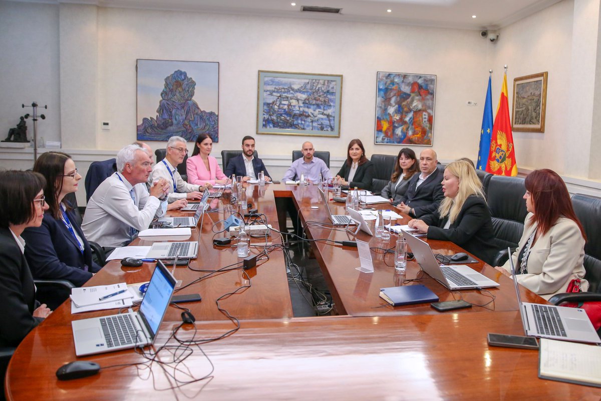 Centralnabanka's tweet photo. 💳🇲🇪🇪🇺 Strengthening payment systems and #TARGET readiness is a key step in aligning #CBCG with #ESCB and Eurosystem standards.
Through the #CBCG #NeedsAssessment project, experts from 🇧🇪 @NBB_BNB_NL and the @NBS_sk 🇸🇰 are supporting Montenegro’s integration into the European financial and payment ecosystem. 🤝🏦