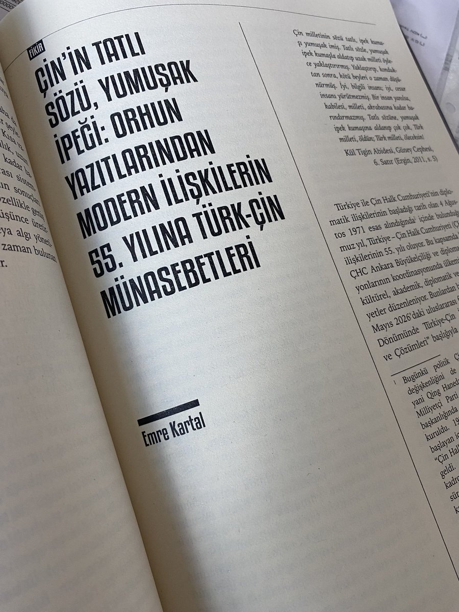 emrekartaltr's tweet photo. “(Çin’in) Tatlı sözüne, yumuşak ipek kumaşına aldanıp çok çok, Türk milleti, öldün; Türk milleti, öleceksin!”

Türk Yurdu Dergisi’nin Mayıs sayısında Türk Çin ilişkilerinin modern dönemdeki 55. yılını Orhun Yazıtlarına dayanan bir referansla değerlendirdim. @TurkYurduDergi https://t.co/zCBCjcVPZV