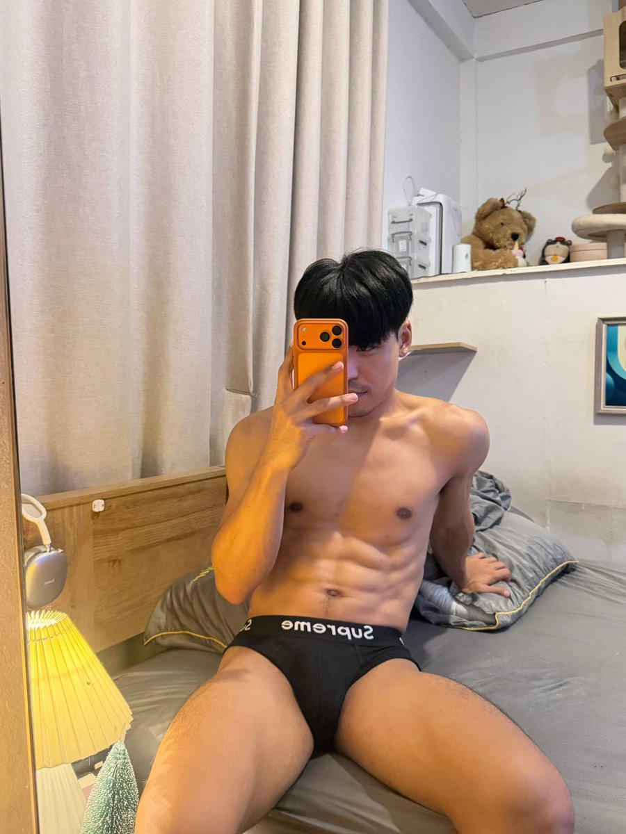 Jo_C00l's tweet photo. มองอะไร 👀 https://t.co/lsqX6DEhZD