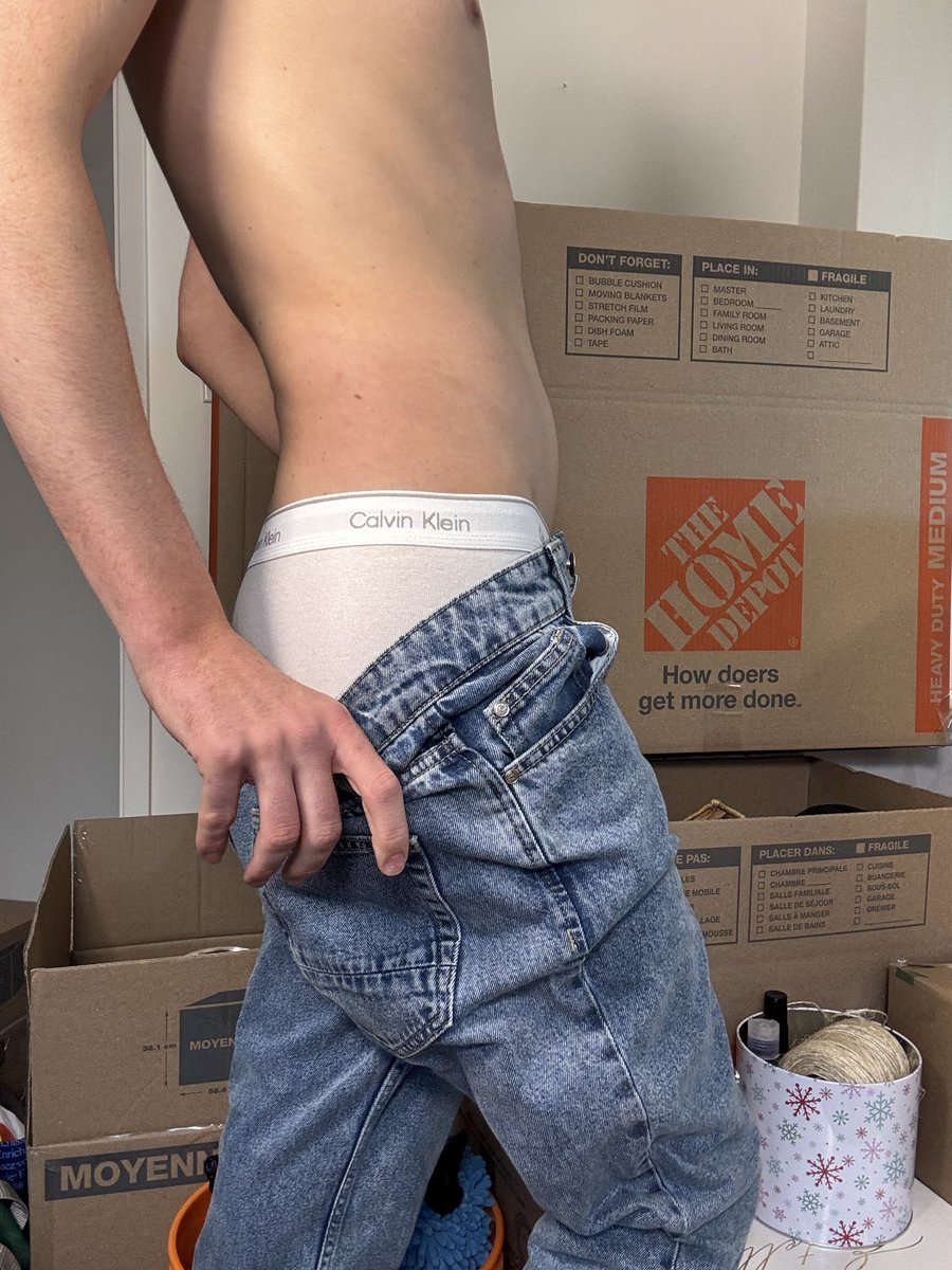 JakeStyled's tweet photo. 325 photos later only to be able to post 4 - might have to double post #MyCalvins #JakeStyles https://t.co/86xWLv0arF