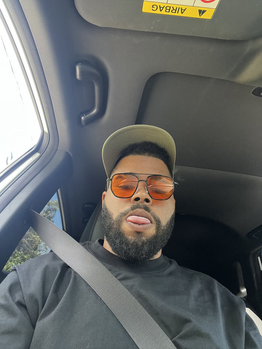 BONCHES10's tweet photo. Single looking for a boyfriend 🥰 https://t.co/W1URJQ6k4P