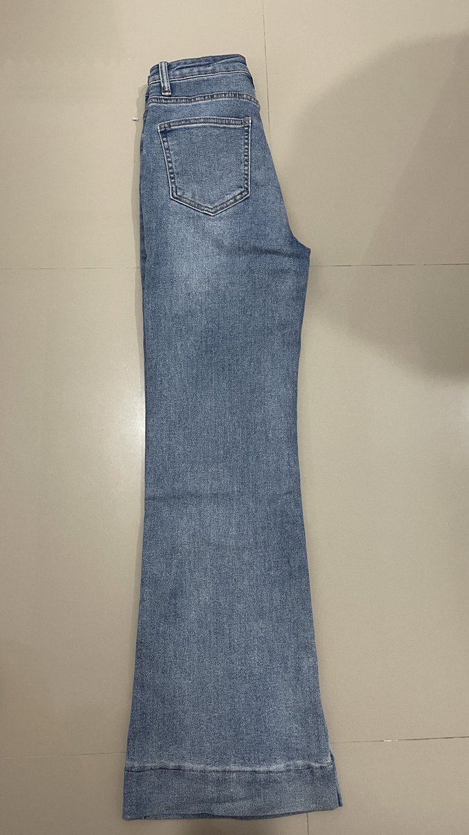 pyoopyoo16's tweet photo. (PRELOVED) ANAIN - Agua Jeans Size XS (PETITE)

XS
Waist 62cm up to 66cm
Hip 82cm up to 88cm
Petite Length 97cm
(Panjang Asli 102cm, di Potong jdi 97cm) PETITE https://t.co/IASHOkaUlY