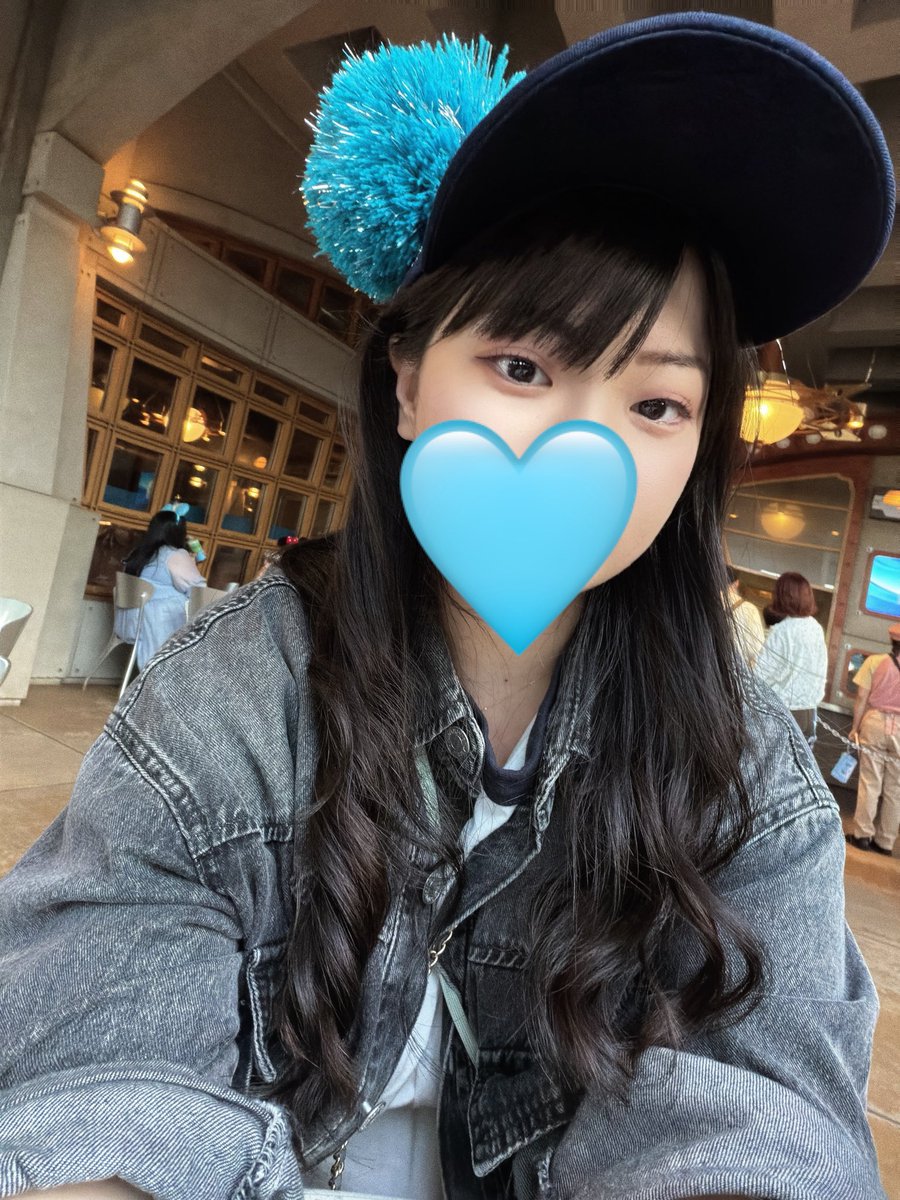 mer0chi_'s tweet photo. Sparkling Jubilee🩵
比較的空いてて周りやすかった❁⃘*.ﾟ

そしてそして…25年間で初めて調査カード受け取った！母がアブーズバザールで1球目で景品とった！笑

さすが、母は強し！私より体力あって正直ビビった😮´-

ディズニー最高またいくぞ❤︎ https://t.co/bbky15XPn4