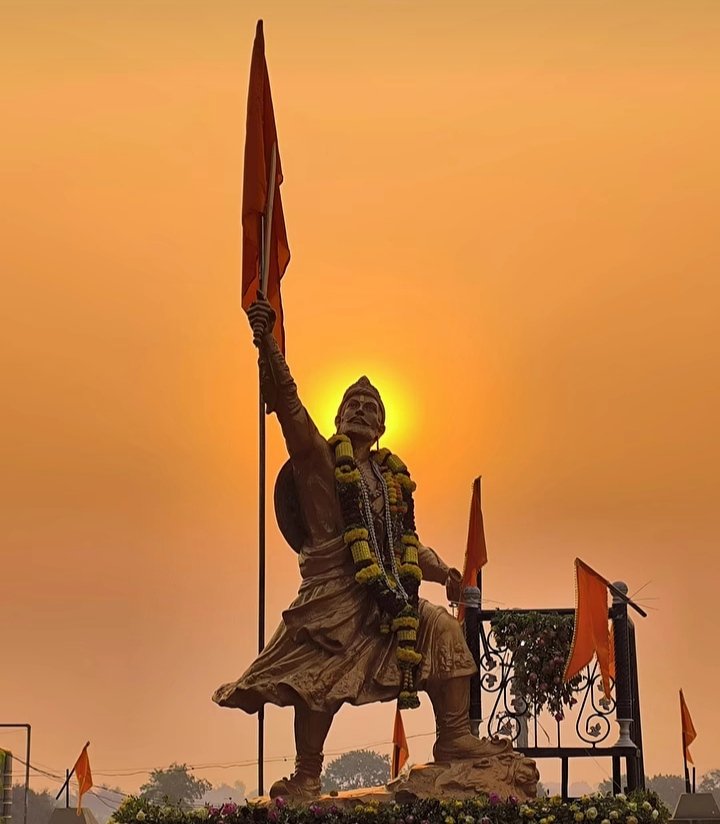 GaneshBathe28's tweet photo. सह्याद्रीच्या कुशीत उमलूनी समर धुरंधर आला....
शिवसुताच्या आगमनाने धन्य पुरंदर झाला 🙌🙇
#Chatrapatisambhajimaharaj 
jayanti🚩 https://t.co/2TgVGJr4SD