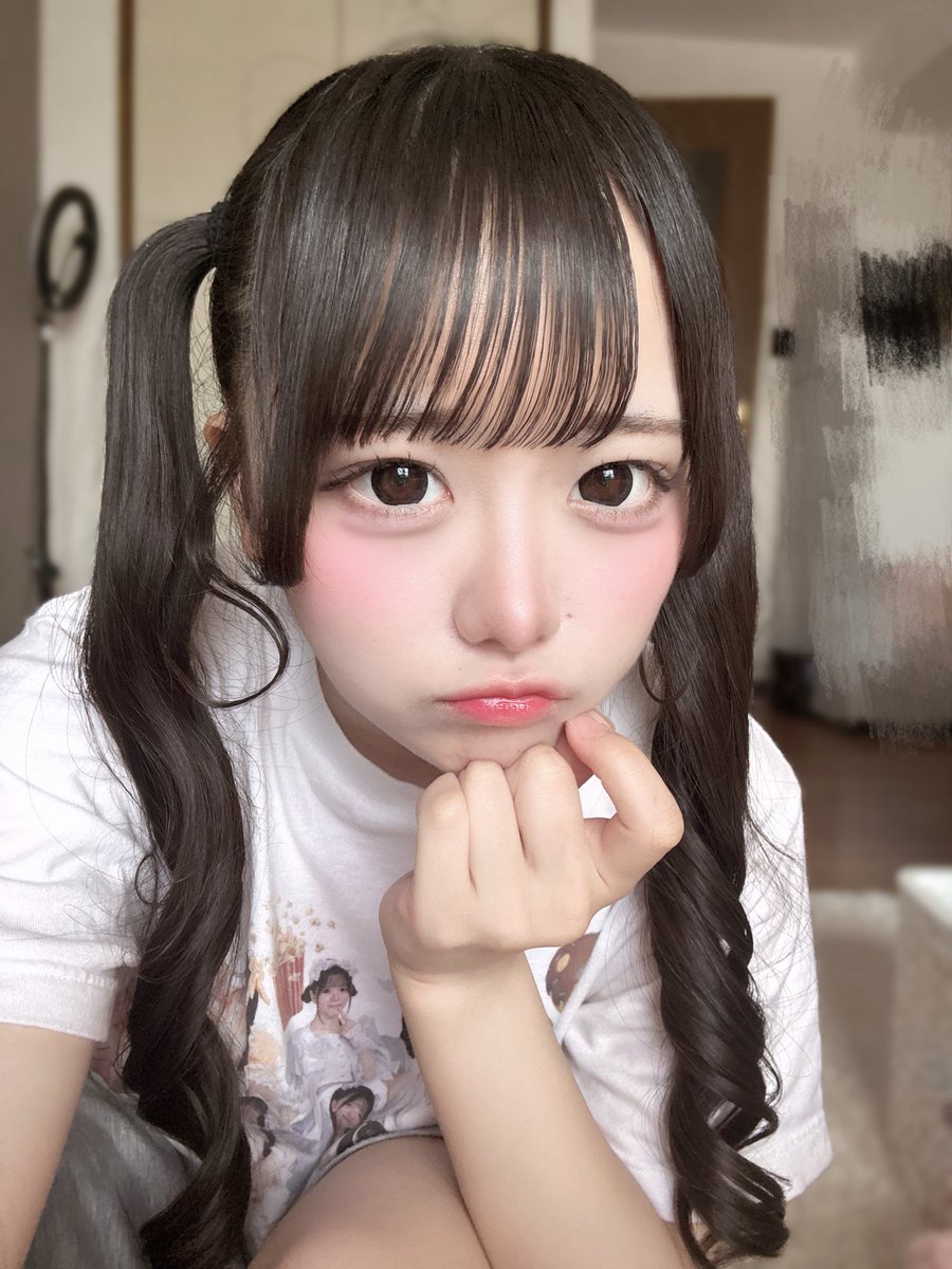 ねえどこ見てるの〜？