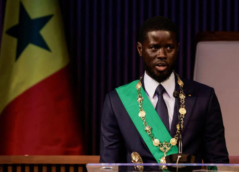 BusInsiderSSA's tweet photo. Senegal🇸🇳 plans to develop the Yakaar-Teranga offshore gas field with a $7.5 billion investment, transforming its energy sector.

The project aims to reduce over $1 billion in annual energy subsidies and enhance domestic energy security by decreasing reliance on imported fuels.

Senegal🇸🇳 seeks to leverage natural gas for broader industrial growth, targeting sectors like fertilizer, petrochemicals, steel, and cement.

As Kosmos Energy and BP withdraw, national oil company PETROSEN will likely become the sole operator, reflecting Senegal's push for greater control over its resources.