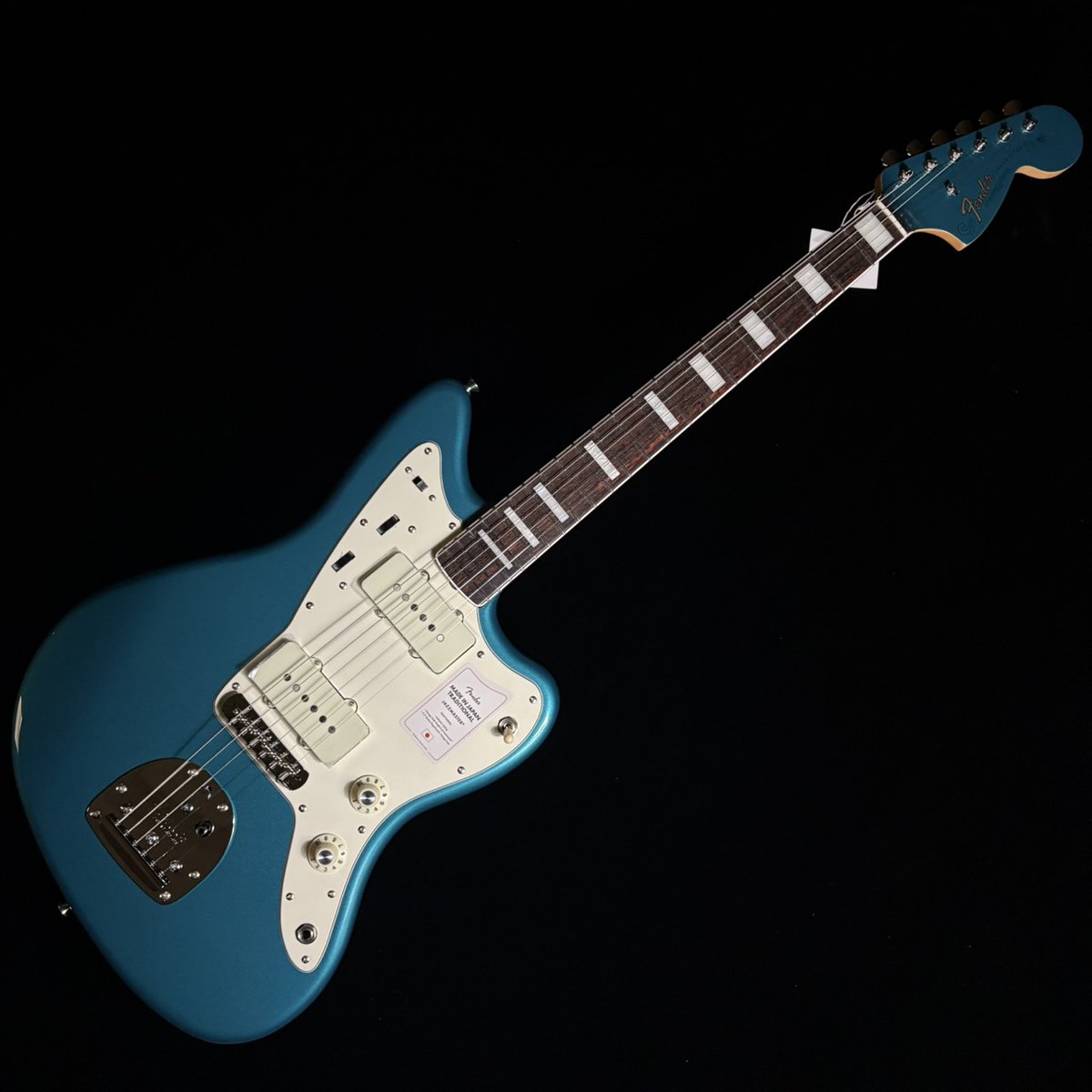 入荷速報🔥】 Fenderより 鮮やかなオーシャンターコイズカラーの Made
