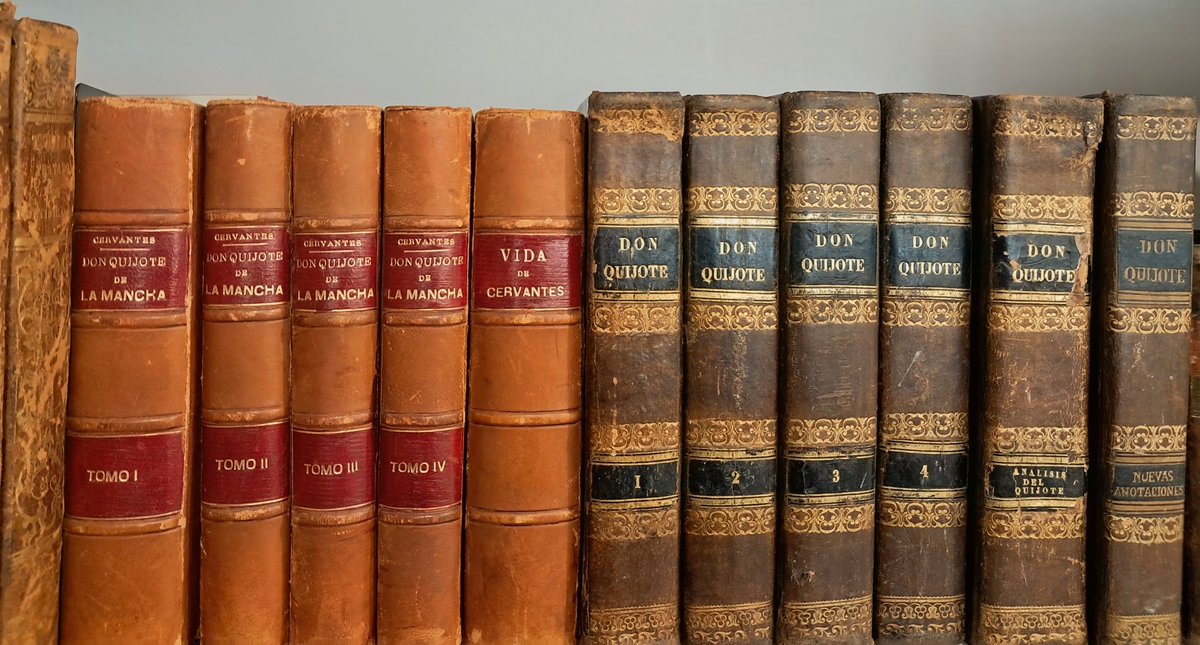 GALATEA_Books's tweet photo. Pasear por Recoletos viendo preciosidades en la @flibroantiguo... Recordad que cierran este domingo. ¿Te lo vas a perder? #flibroantiguo #librosantiguos #feriadellibroantiguoydeocasión https://t.co/5QbHsTEbgj