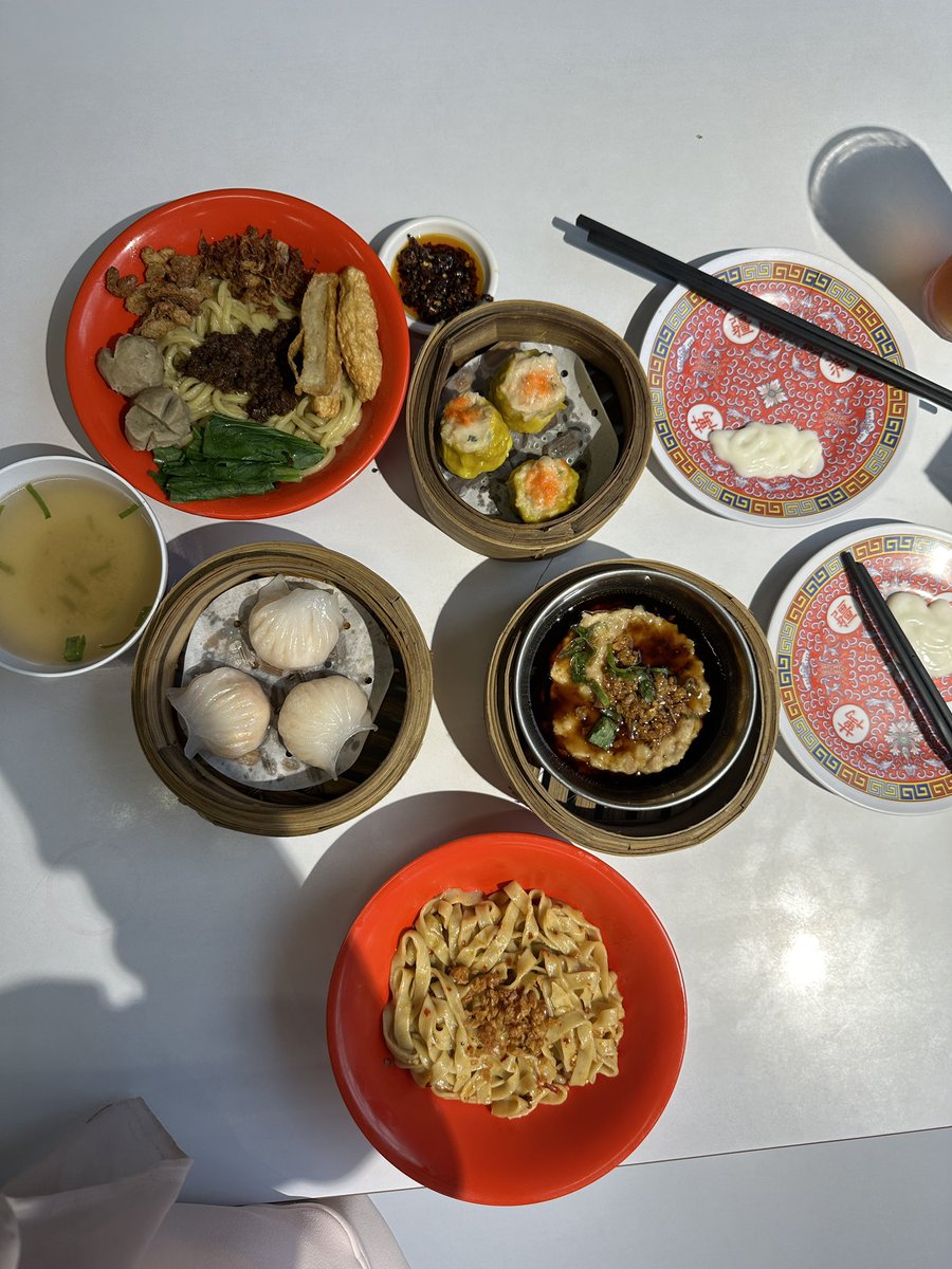 dumpanything's tweet photo. My forever carb mate🌻 

Alhamdulillah bisa gila gila dimsum tiap minggu. Berikut beserta tnc nya🤝🏼 https://t.co/vfaamARvma