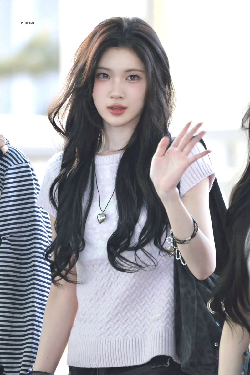 쭌히 tweet media