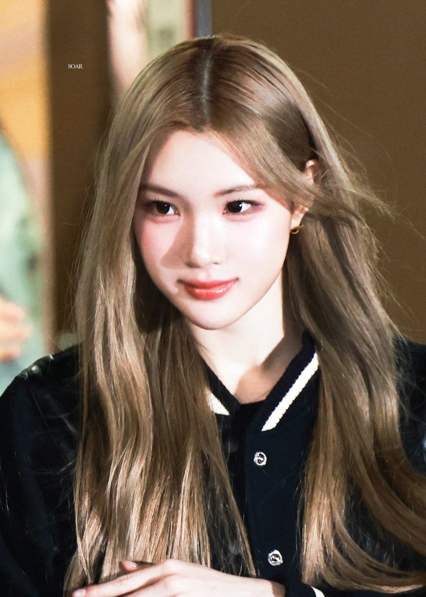 쭌히 tweet media
