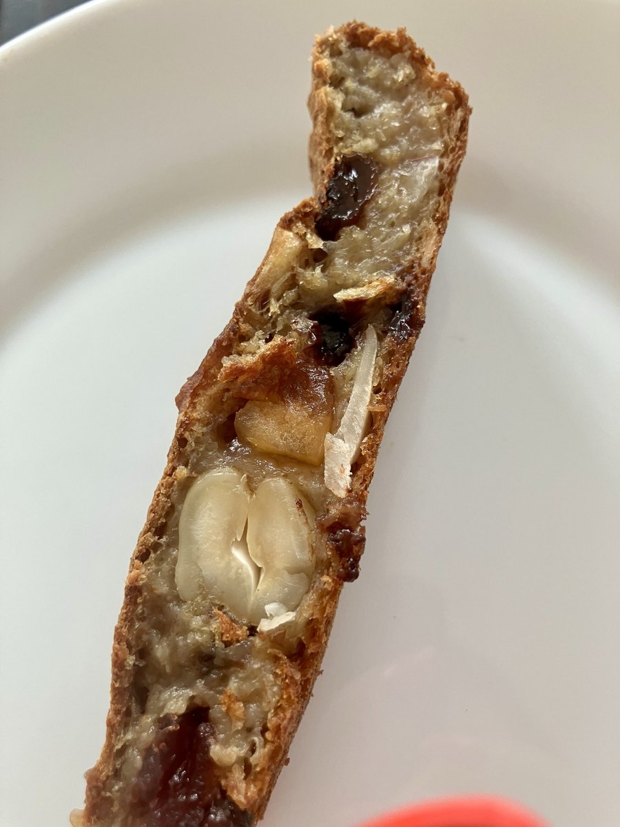 KrisBlackRose's tweet photo. My old ripen bananas saved into a delicious #bananabread: #bananas, #oats, some #psyllium, little #milk, mixed in my #Nutribullet, then hop into a #buttered pan, cook in the oven for 45 minutes 175C. I add #berries and #nuts in the base mix. https://t.co/a2faebUeWG