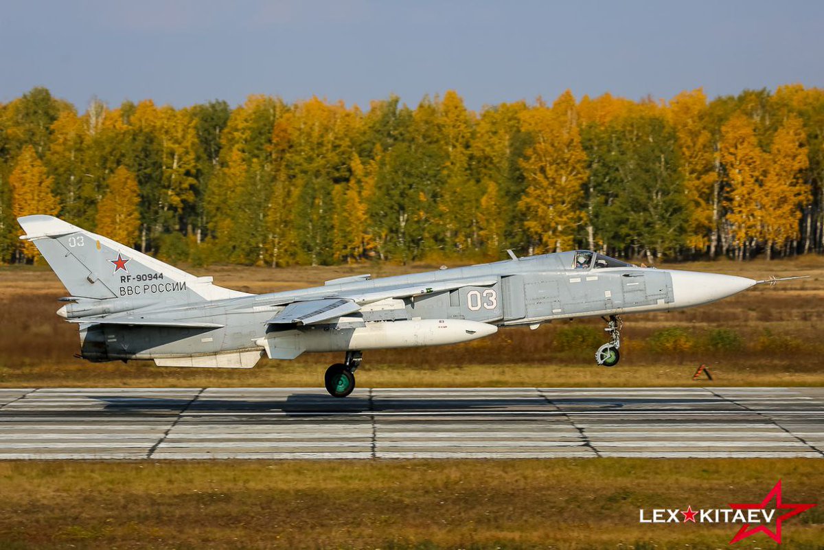 aviation_529's tweet photo. Sukhoi Su-24M "Fencer-D" tactical bomber of the Russian Aerospace Forces.

📸: Lex Kitaev https://t.co/dInxHniF6r
