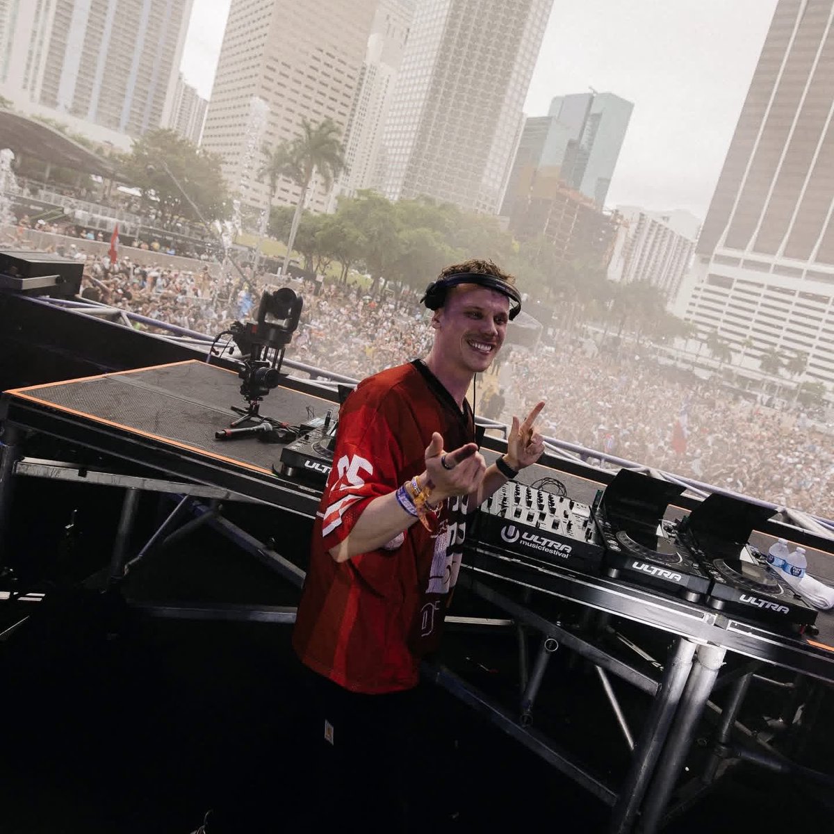 Festseasonmedia's tweet photo. Hardwell & Maddix
Upcoming collab https://t.co/wYa4ad6nPO