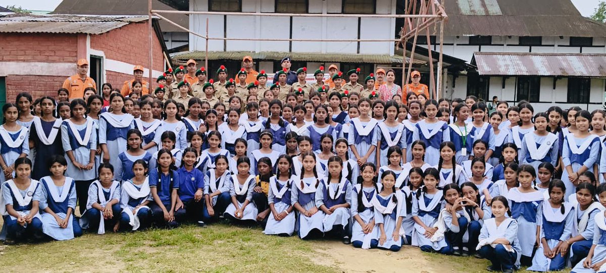 12bnndrf's tweet photo. 12 NDRF team conducted a #CapacityBuildingProgramme at Govt. Girls Higher Secondary School #Dibrugarh #Assam. Around 265 beneficiaries were sensitize on do’s and don’ts during disasters.  #NDRF4U #BePrepared #SavingLivesBeyond https://t.co/TKXKFwlFeX