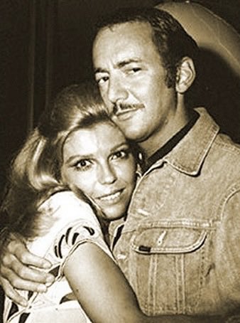 Nancy Sinatra tweet media