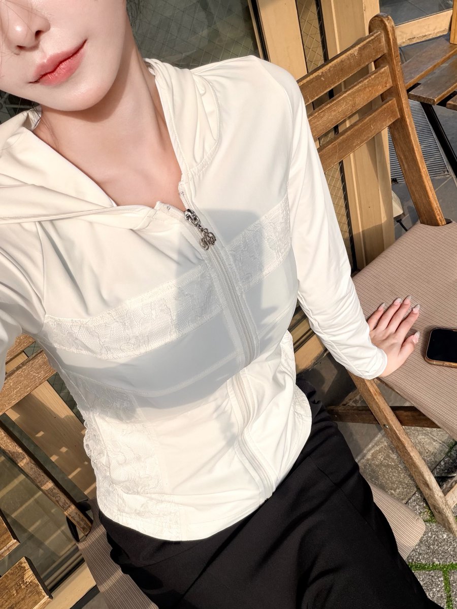 m1naaa___'s tweet photo. YILONのUVカットパーカー、レースなの可愛いすぎる˖ . ݁𝜗𝜚. ݁₊ https://t.co/sLZNF100yf