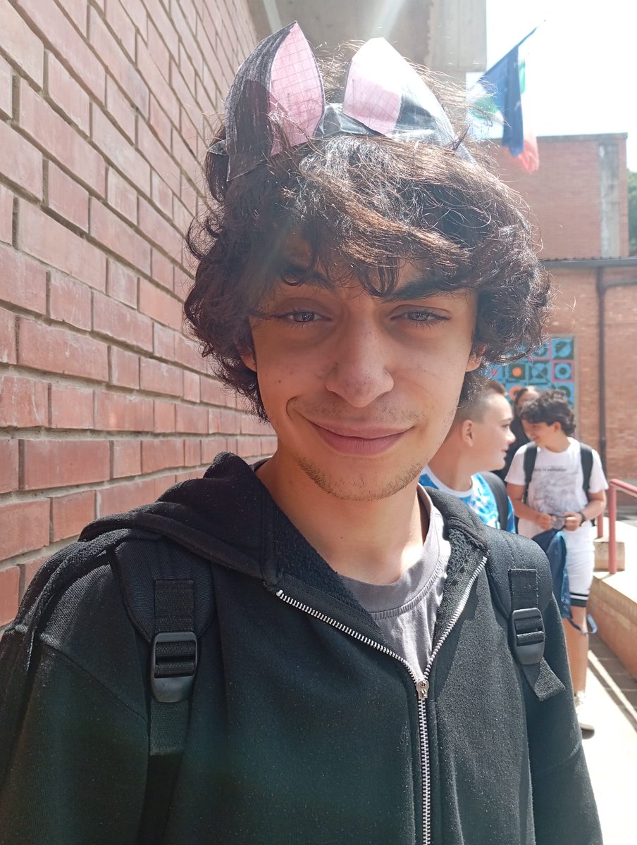 chris onrnella tweet media