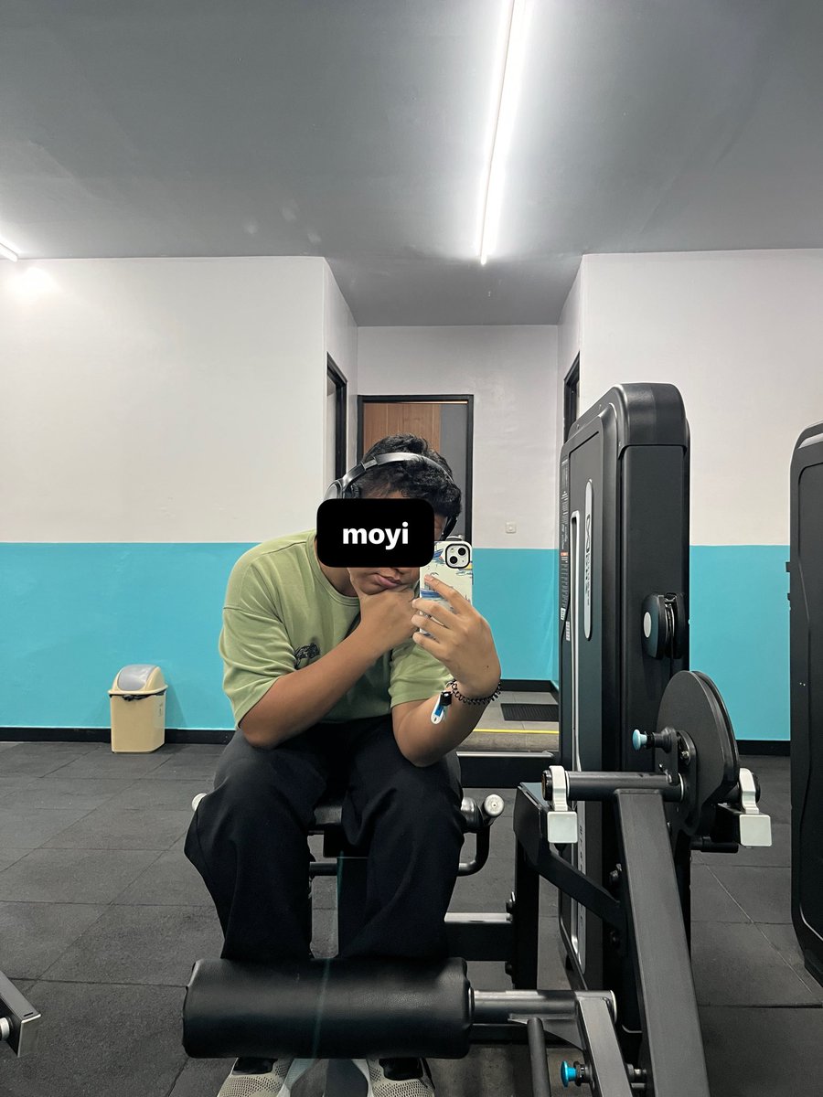 moyi tweet media
