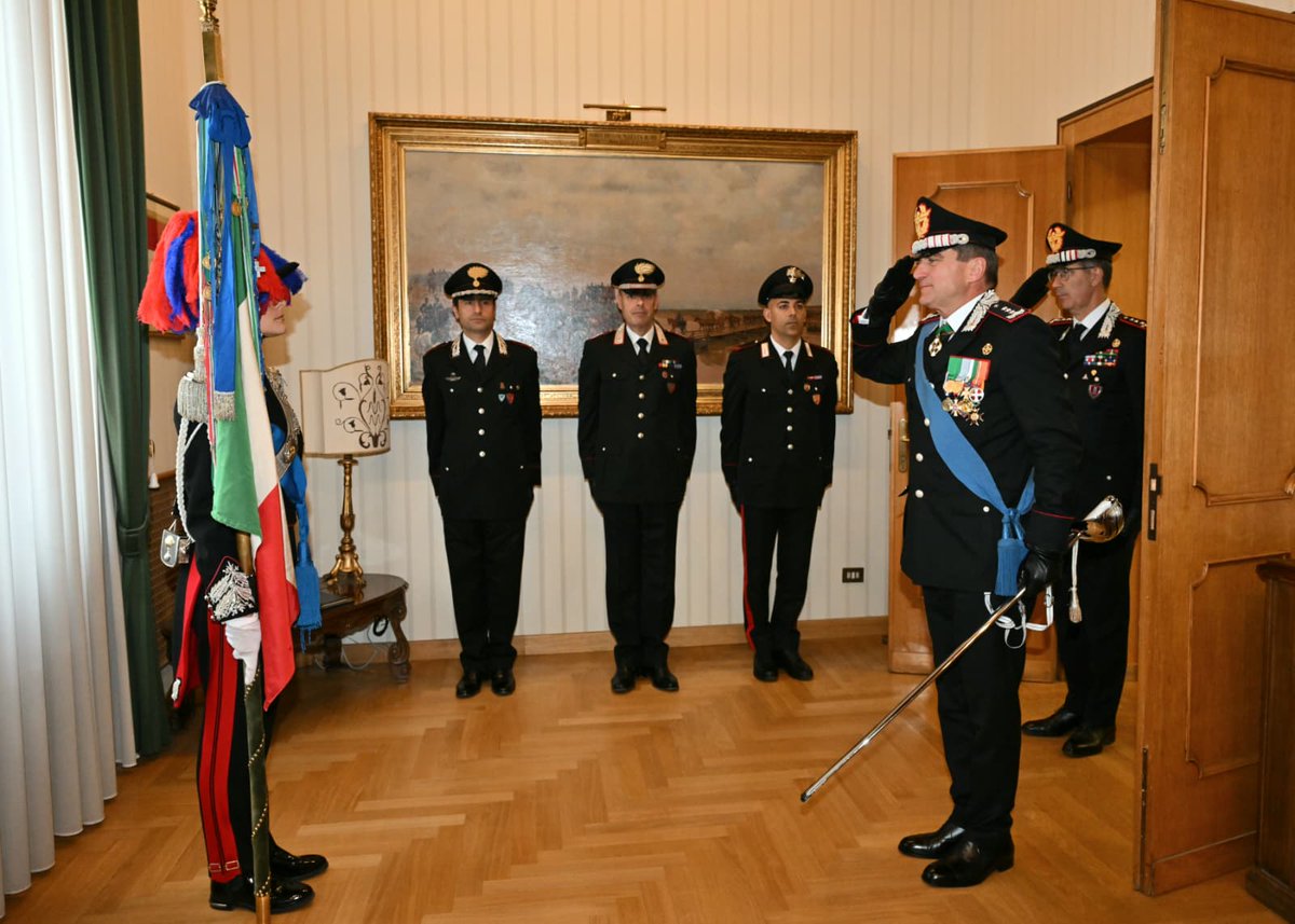 Arma dei Carabinieri tweet media