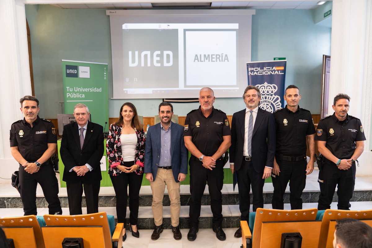 dipalme_almeria's tweet photo. La UNED en Almería ha celebrado las V Jornadas UNED y Policía Nacional, dedicadas al uso de la inteligencia artificial en la seguridad pública.

Una cita formativa para abordar los retos de la IA, la ciberseguridad y el entorno digital en la labor policial y judicial. https://t.co/I9sKnSGHyX