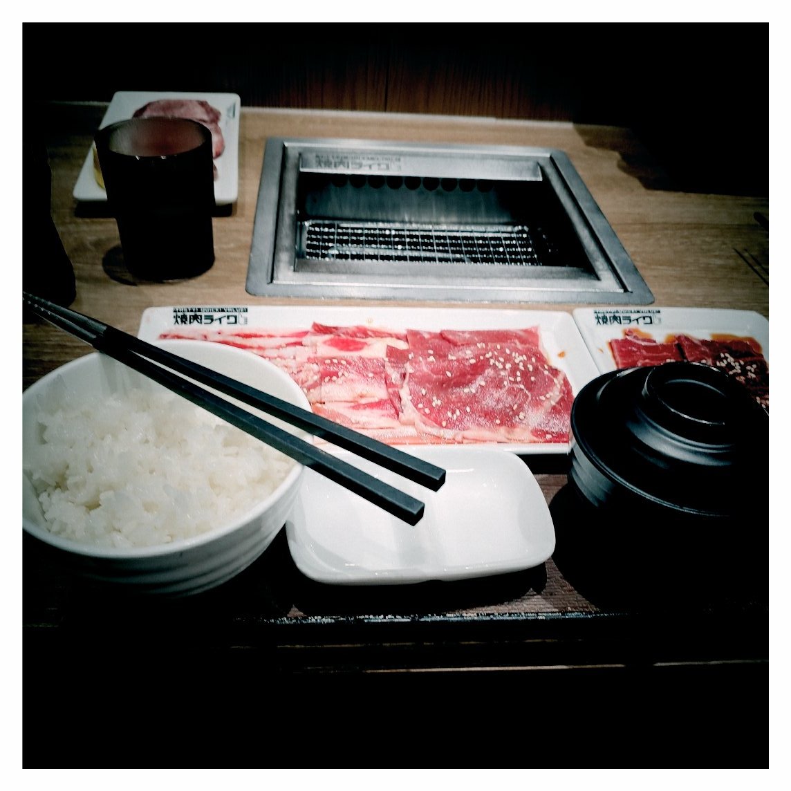 16310's tweet photo. 深セン宝安の焼肉ライクに来たのだが、早い時間と言うことなのか満席状態で8割女性客でアウェイ感ｗ https://t.co/mSNEmLRriM