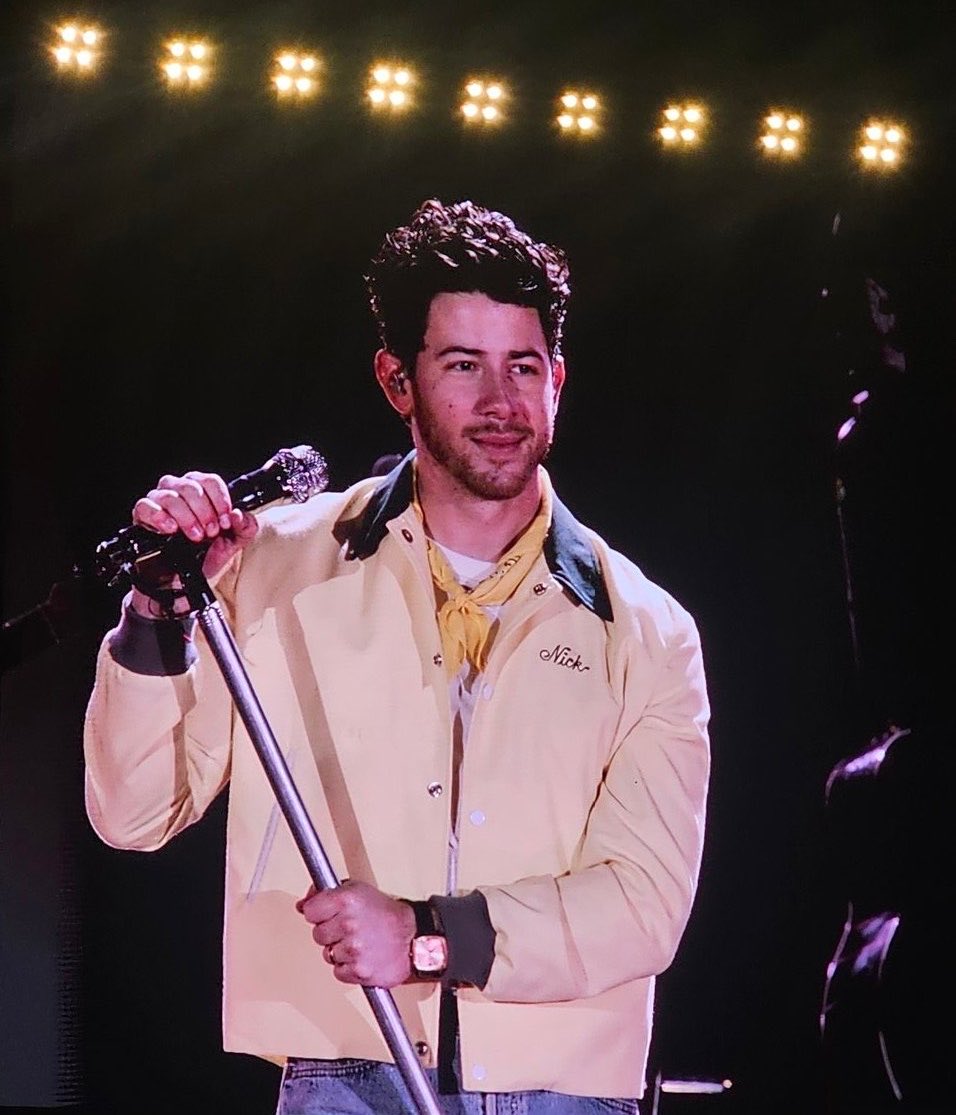 Info Nick Jonas Brasil tweet media