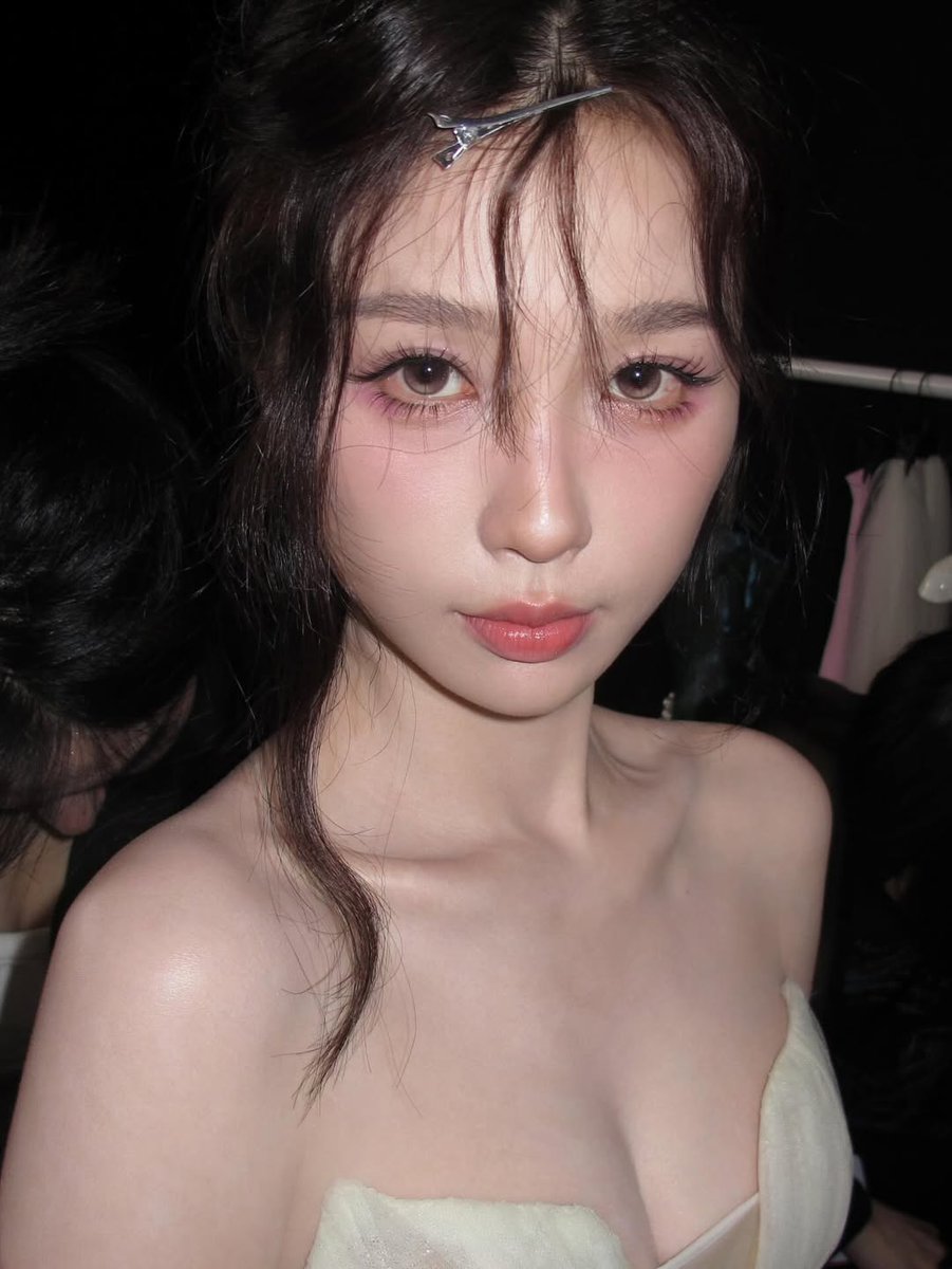 yu shuxin pics tweet media